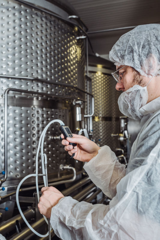 QP Engineering Reinraum-Messtechnik Messgerät Simon Menges